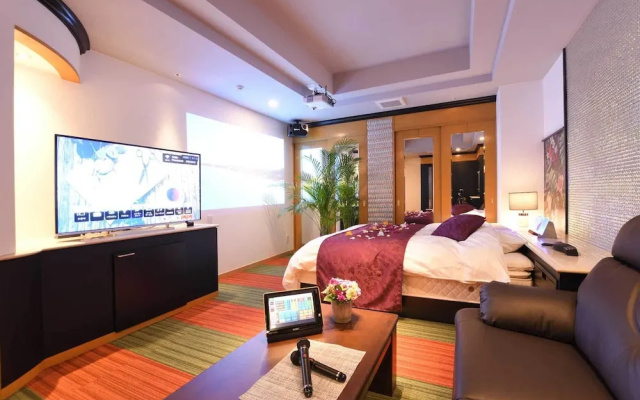 Hotel GLOW - Adults Only – Guest Rooms – Okayama