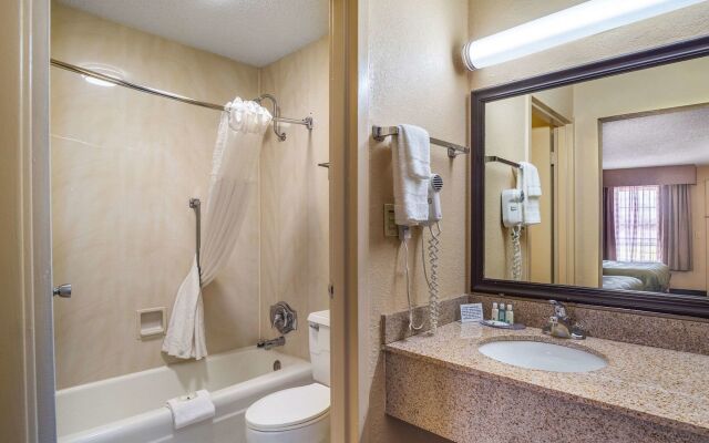 Quality Inn & Suites Santee