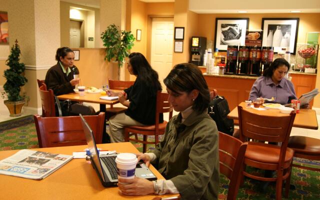 Hampton Inn & Suites Lathrop