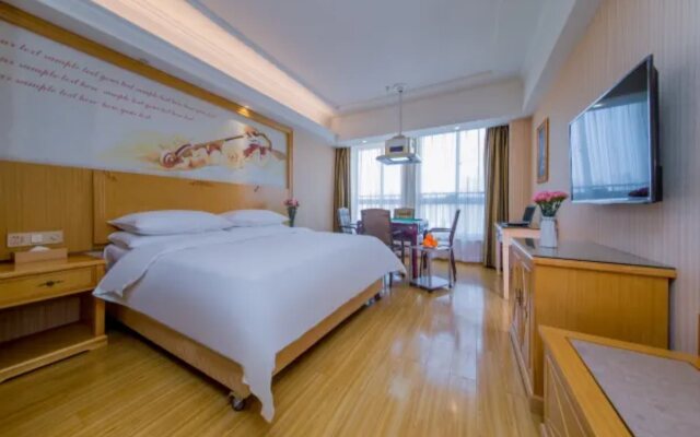 Vienna Hotel (Wuhan Central China Normal University, Huquan Metro Station)