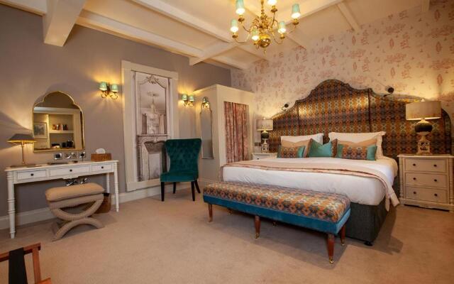 The Fox and Hounds Country Inn