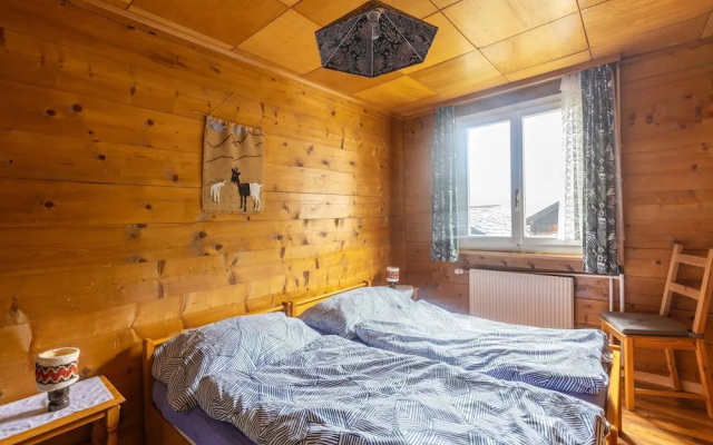 Welcoming Holiday Home in Saas Grund With Garden – Guest Rooms – Saas Grund