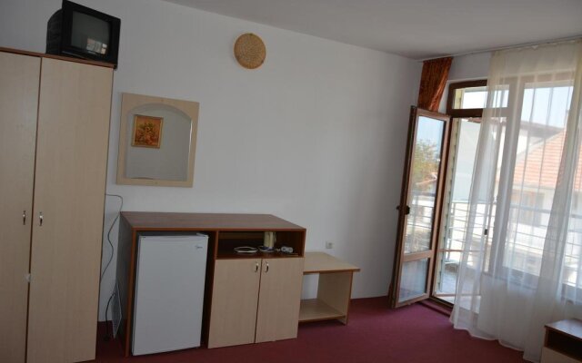 Guest House Dora