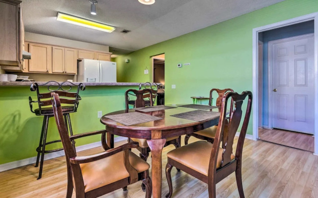 Cute Pensacola Townhome ~ 9 Mi to Downtown!
