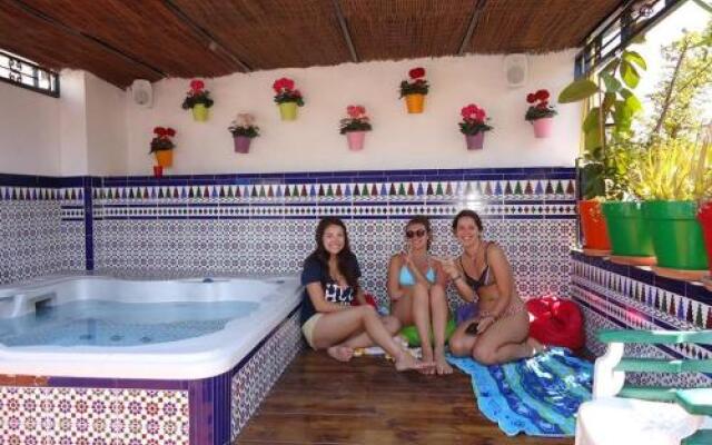 Triana Backpackers