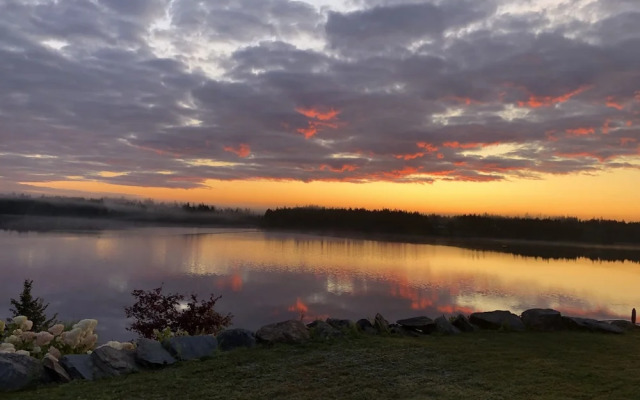 The Lake House Bed & Breakfast