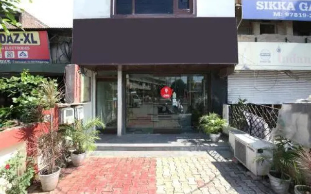 Trumpets Hotel by OYO Rooms