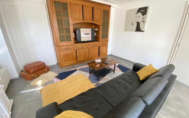 The 5 Continents Ii by Stay Swiss