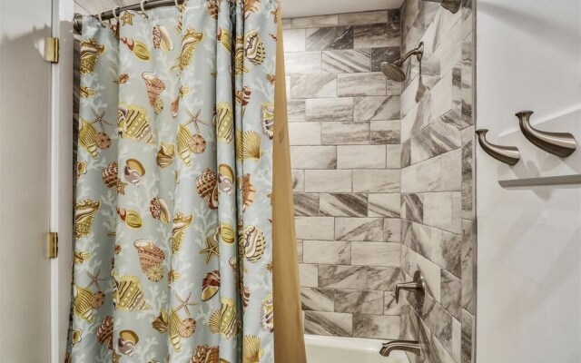 Greens 190 - Three Bedroom Condo