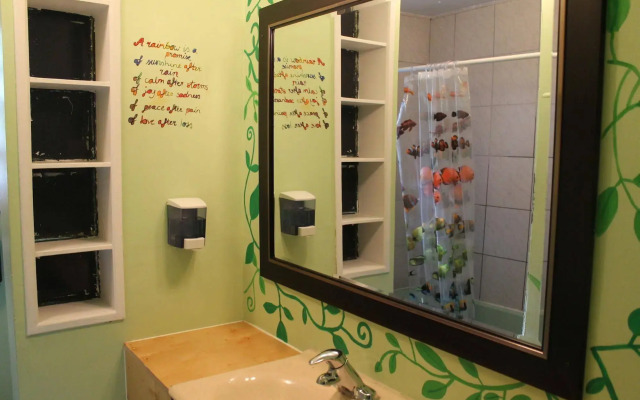 Kelowna International Hostel