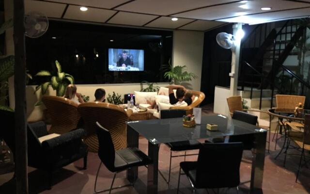 Taphouse Guest House
