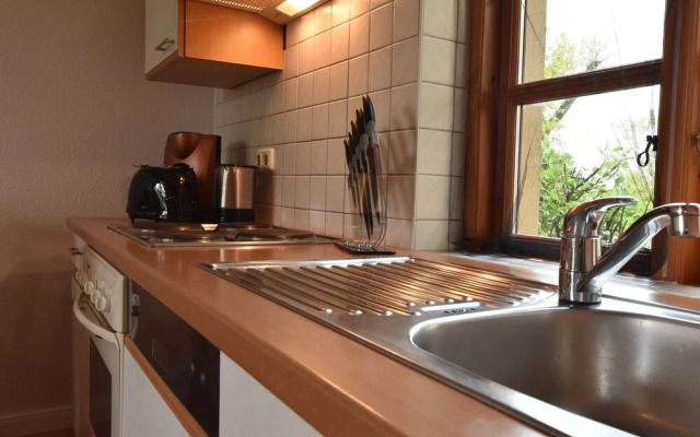 Spacious Apartment in Stove with Waterfront