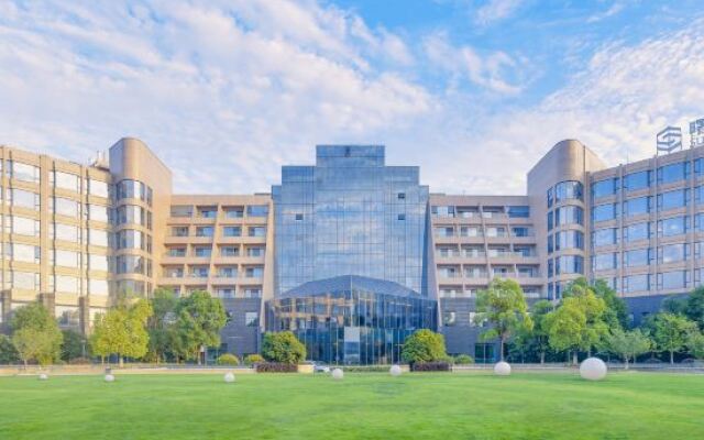 Sunstone Plaza Hotel