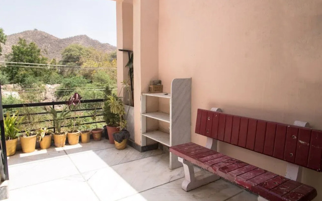 OYO 13330 Home Modern 2BHK Pratap Nagar