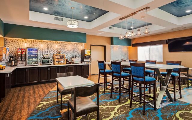 Best Western Plus Taft Inn