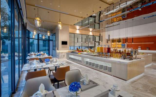 Ramada By Wyndham Maoming Dianbai