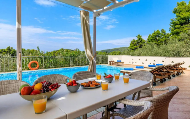 Villa Amaryllis by Kardous Skopelos Villas