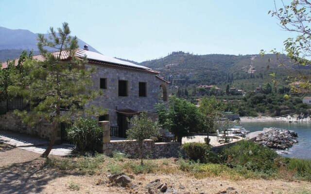 Stunning Home in Aghios Dimitris m With 2 Bedrooms