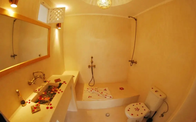 White Riad Apartment