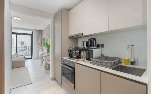 Stylish Studio Sleeps 2 With Balcony