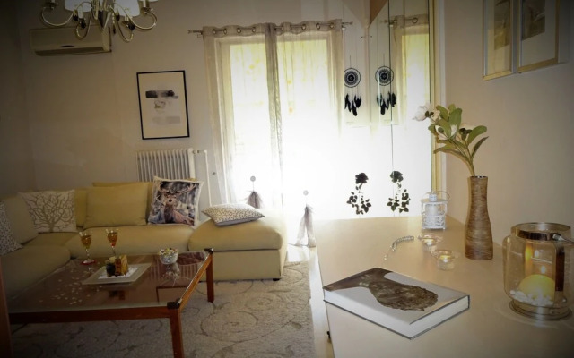 Urban Cosy Flat, 5' Tram/Metro, 2Km From Acropolis