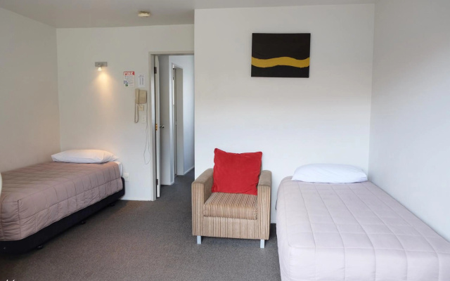 Marksman Motor Inn – Guest Rooms – Wellington