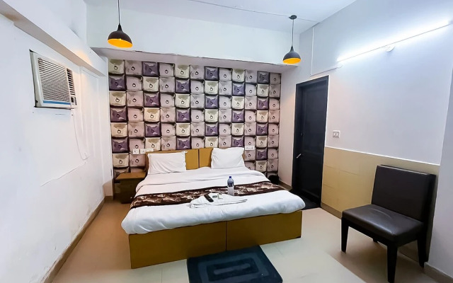 Roomshala 116 Krishna Villa