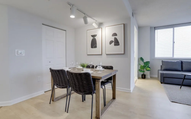 Spectacular Condo At Ballston With Gym