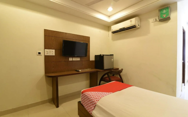Oyo 27829 Luxury Home
