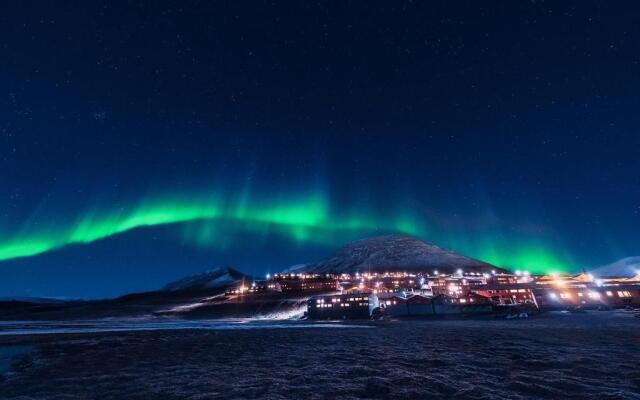 Svalbard Hotell - Polfareren