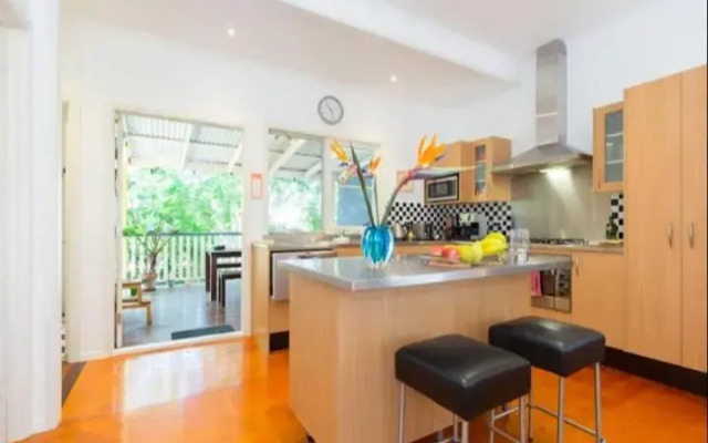 Sunny Home - near West End Cafe's, South Bank & City