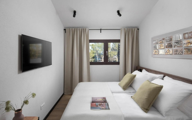 Vale Residence - exclusive & private property by the sea