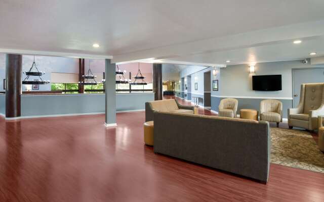 SureStay Plus Hotel by Best Western Reno Airport