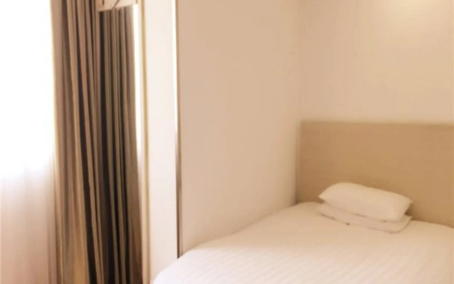 HanTing Hotel (Shanghai Jiuting Avenue)
