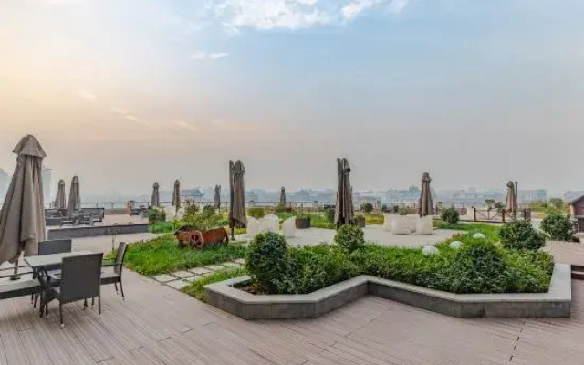 Yunshang Qingju Hotel (Xi'an Bell Tower City Wall Yongningmen Subway Station Branch)