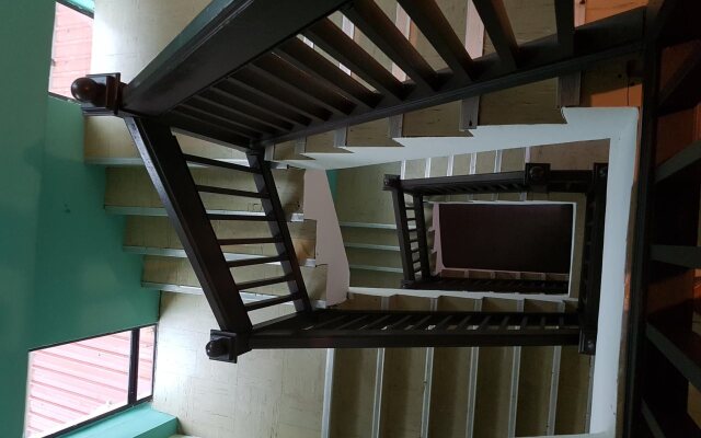 D'Feringghi Haus Hotel & Restaurant