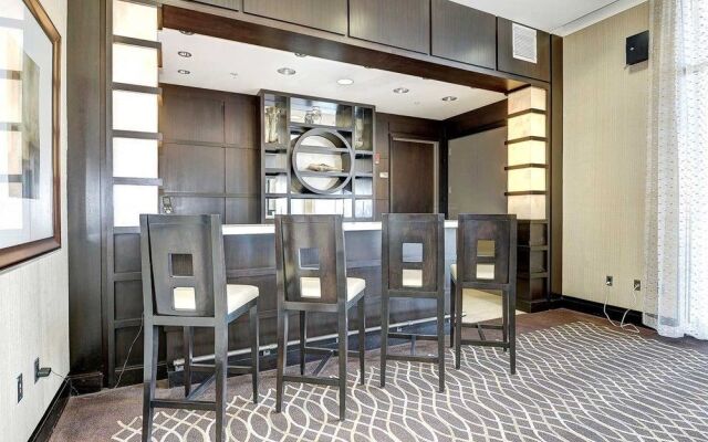 Global Luxury Suites in Rosslyn