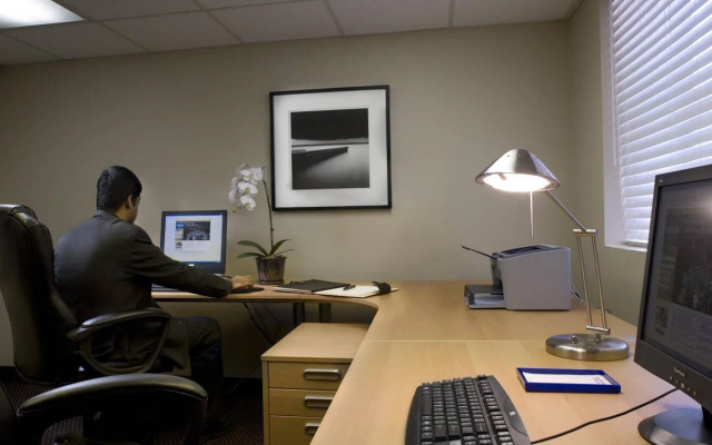 Best Western Plus Vancouver Airport Hotel