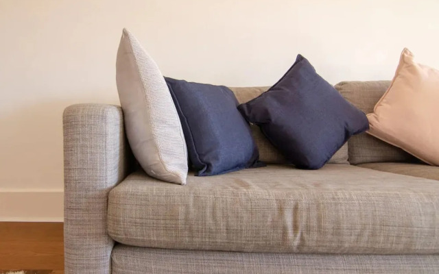 Two Bedroom Apartment in Mosman With Harbour Views