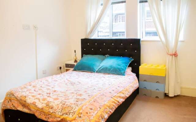 Spacious Studio in Trendy East London