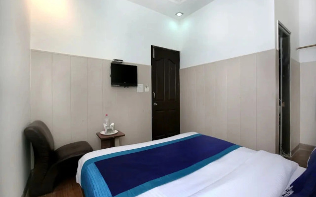 Hotel Oak By OYO Rooms