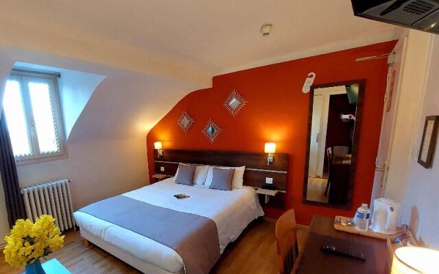 Logis Loire Hotel - Les Cocottes Restaurant