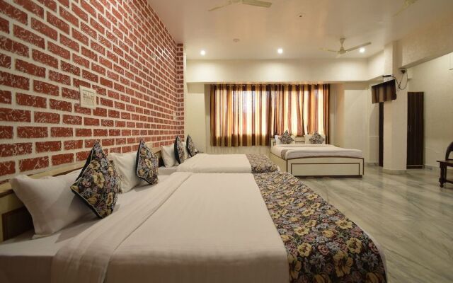 Oyo 30226 Hotel Darshan Palace