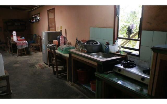 Sarjuni Homestay - Hostel