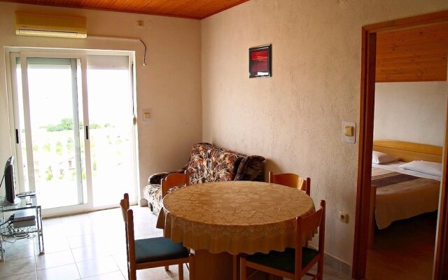 Sea View Apartment Reno, Sleeps 5