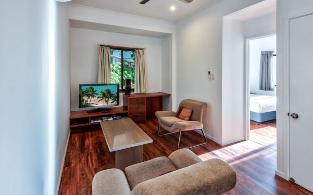 The Boathouse - Luxury Holiday Home with Jacuzzi