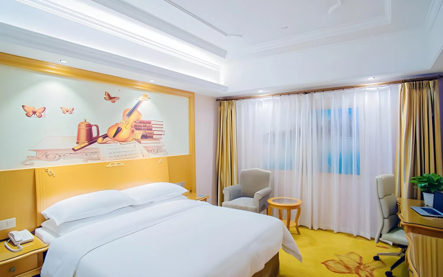 Vienna Hotel (Shanghai Songjiang Mall Miaoqian Street)
