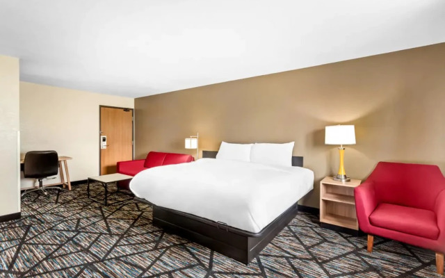 Quality Inn & Suites Howe - Sturgis