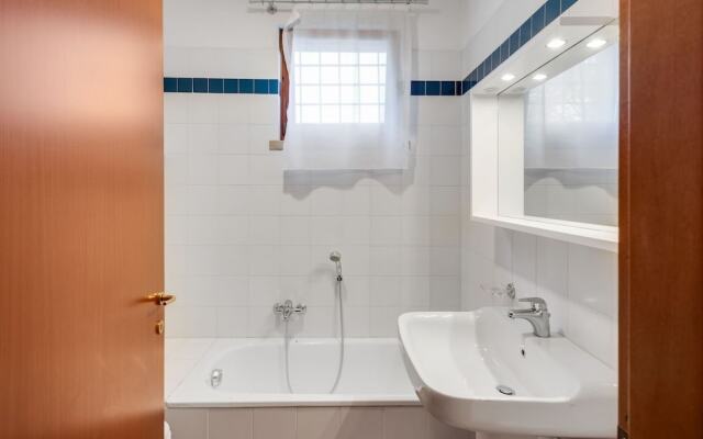 Beautiful Apartment With Scenery Near Lake Garda