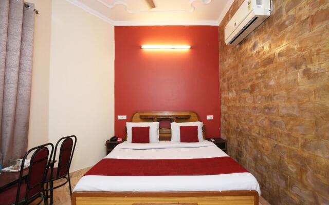 OYO 10239 Holiday INN Paradise